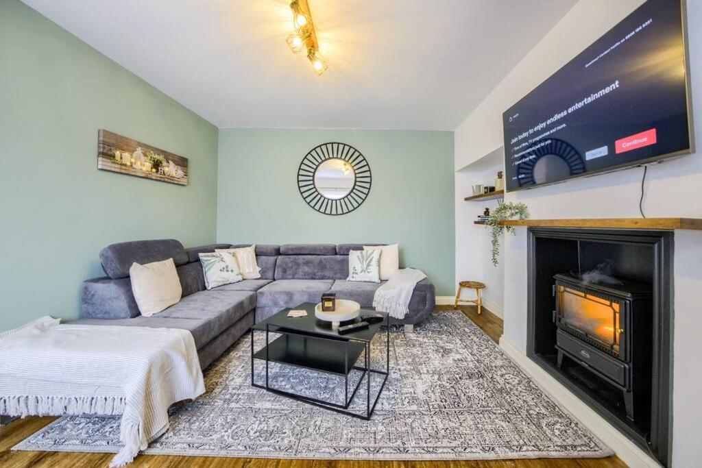 Low Rate For A 4-Bedroom House In Coventry With Free Unlimited Wi-Fi 2 Car Parking 53 Qmc מראה חיצוני תמונה
