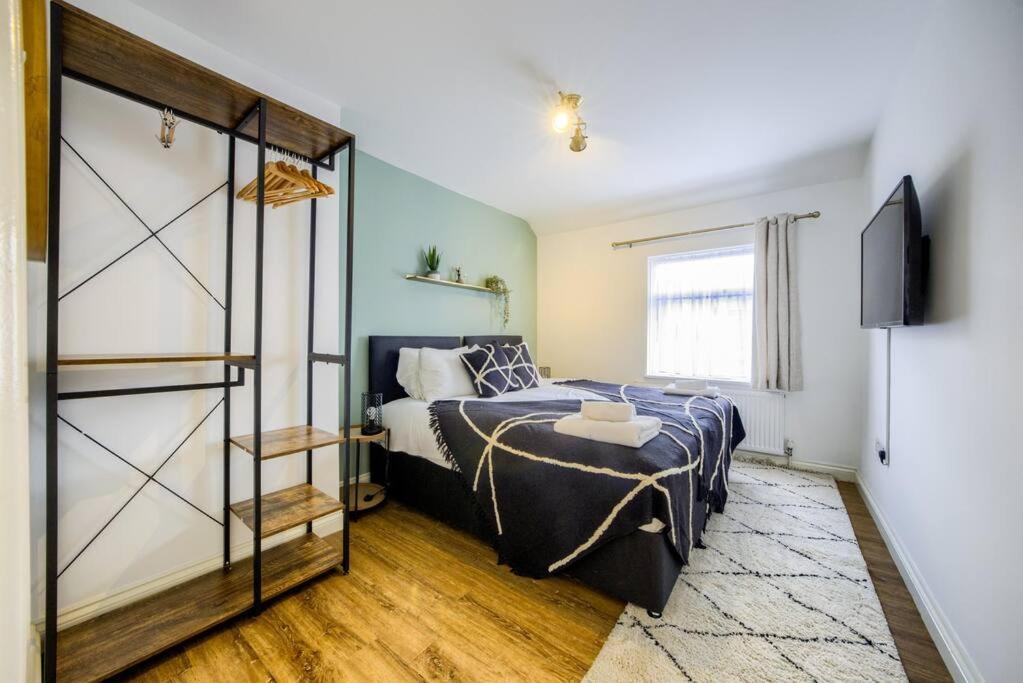 Low Rate For A 4-Bedroom House In Coventry With Free Unlimited Wi-Fi 2 Car Parking 53 Qmc מראה חיצוני תמונה